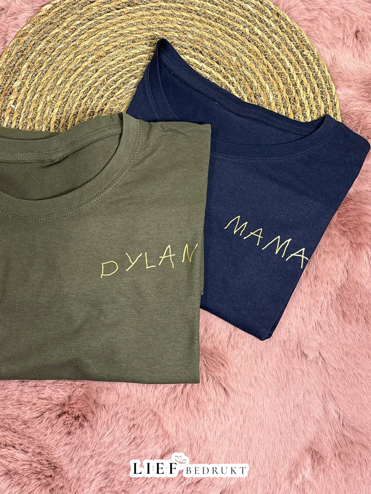 T-shirt, sweater of hoodie met geschrift van je kindje