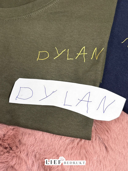 T-shirt, sweater of hoodie met geschrift van je kindje