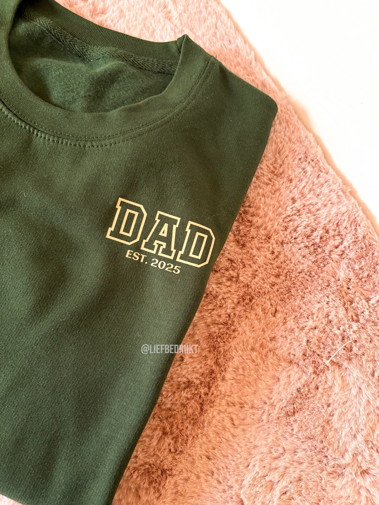 Gepersonaliseerde hoodie of sweater met naam en est. datum