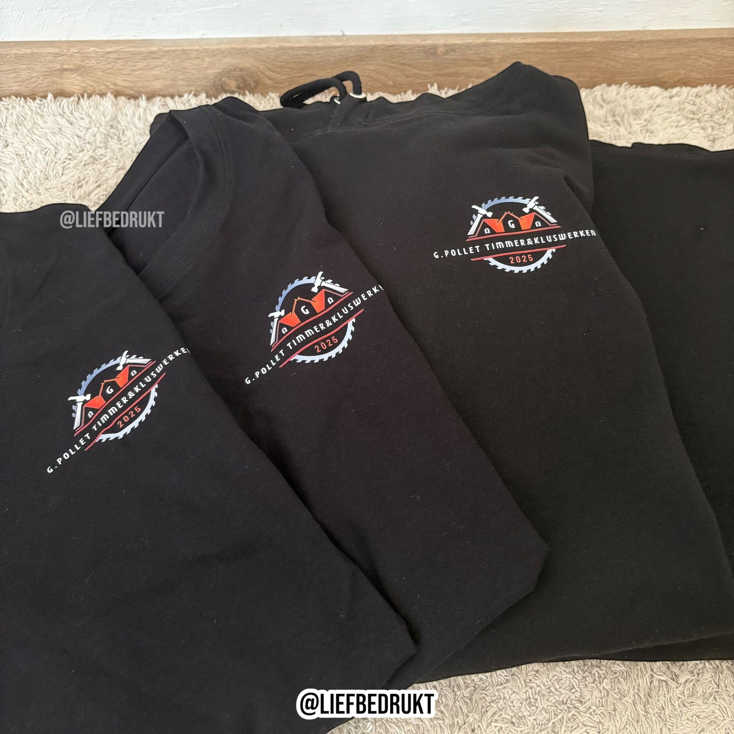 T-shirt met eigen logo op voor & achterkant