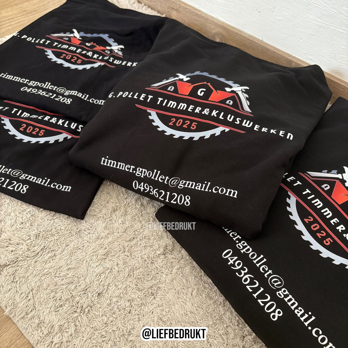Sweater/hoodie met eigen logo op voor & achterkant
