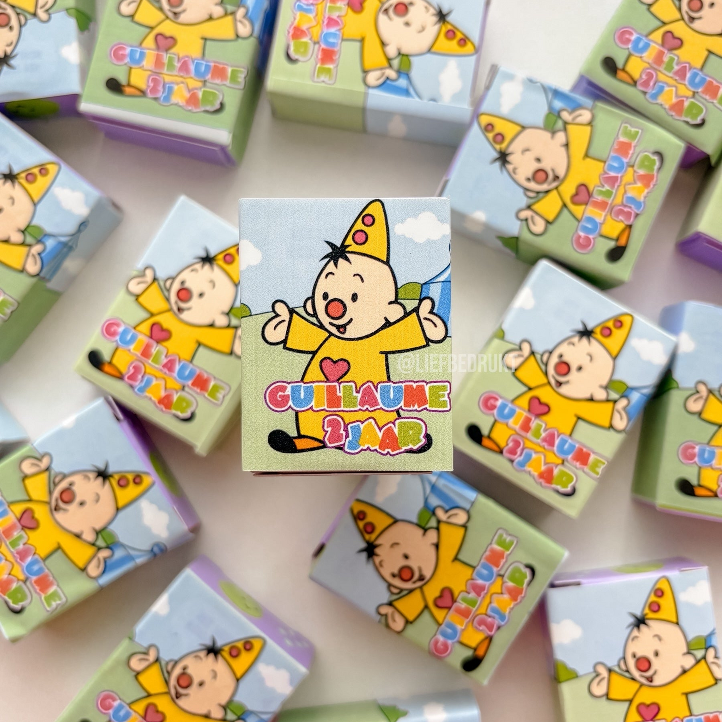 Traktatie rozijnendoosjes in gewenst thema